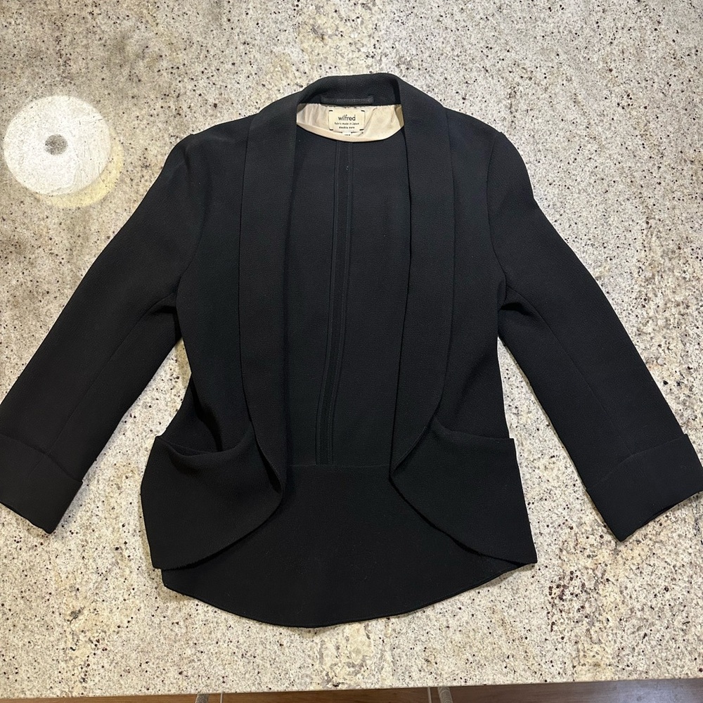 Aritzia Wilfred Black Blazer size 00